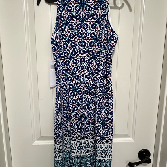 NWT DRESS - Picture 2 of 3